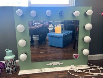 Green Hollywood Vanity Mirror with Lights