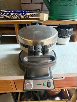 Cuisinart Waffle Maker/ excellent condition