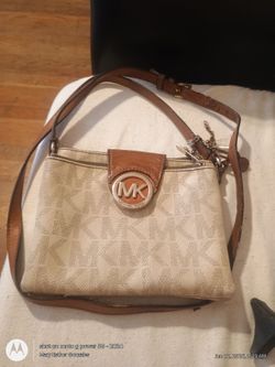 Michael Kors MK Signature Shoulder Bag