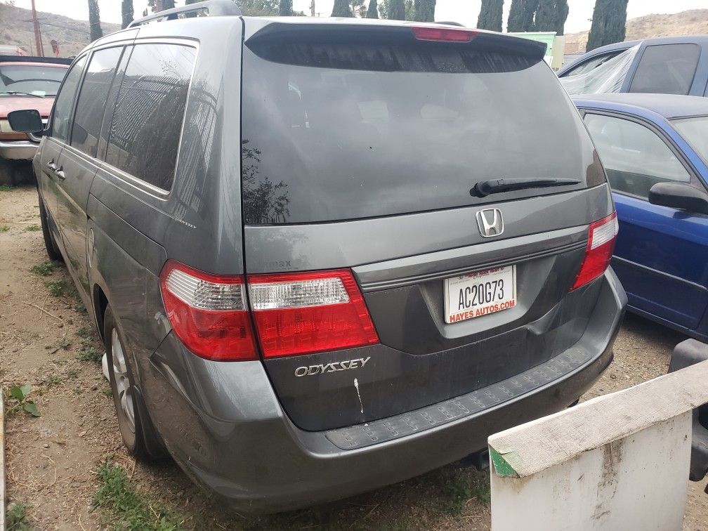 A Mitad De Precio Las Partes De Este Carro