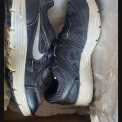 Nike Tennis Shoes - Size 2.5Y