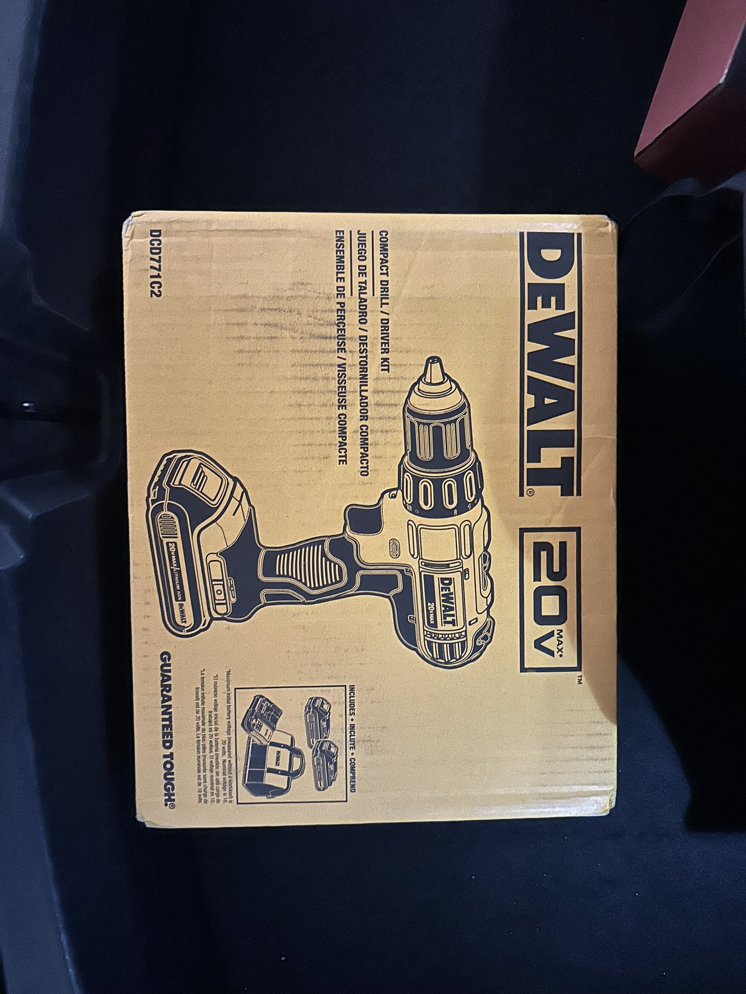 DEWALT 20V Max Cordless Drill/Driver Kit