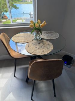 Combo Completo de Comedor – Mesa de Vidrio + 6 Sillas – $399