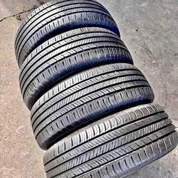 Set 205/65-16 kumho con el 80% de Vida