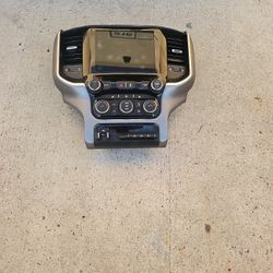 2020 Ram 3500 Radio info entertainment system