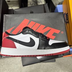 Jordan 1 low black Toe GS Size 6.5Y