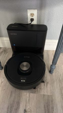 Shark Matrix Robot Vacuum with Self-Empty Base