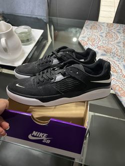 New Nike Shoes Size 9 Men