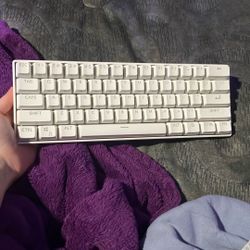 white key board 