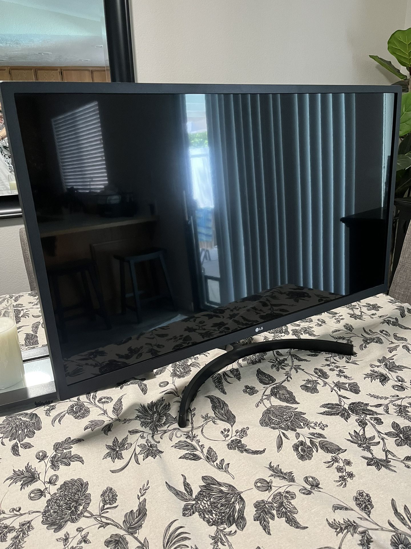 LG FHD 32- Inch Computer Monitor