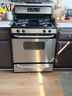 Selling a 30-inch GE gas range in excellent condition. Configured for Natural Gas.