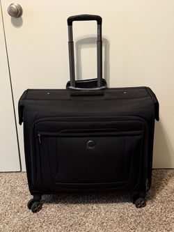 DELSEY PARIS Helium DLX, Rolling Garment Bag with Wheels, Black