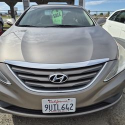 2013 HYUNDAI 4 CYLINDER GAS ⛽️ SAVER 