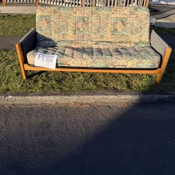 Futon - Free 