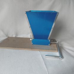 Malt Grinder Manual Grain Crusher
