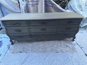HI CAPACITY QUALITY WOODEN FRENCH DRESSER CAN DELIVER LOCAL IF NEEDED