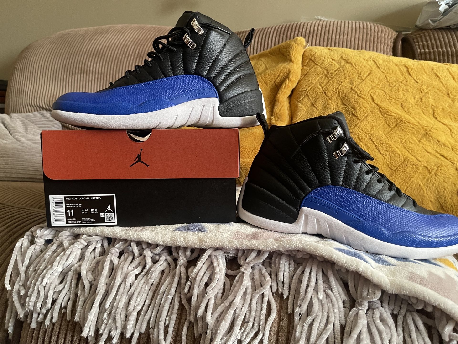 9 men’s 11 women’s jordan 12 retro