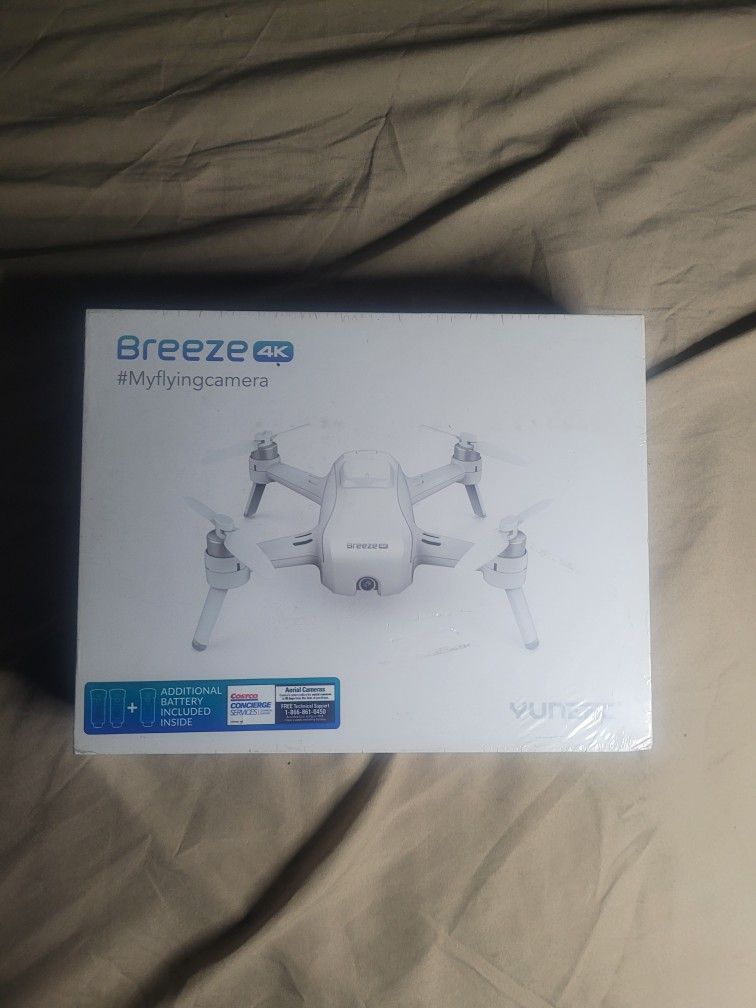 Yuneec Breeze 4K Camera Drone - White 