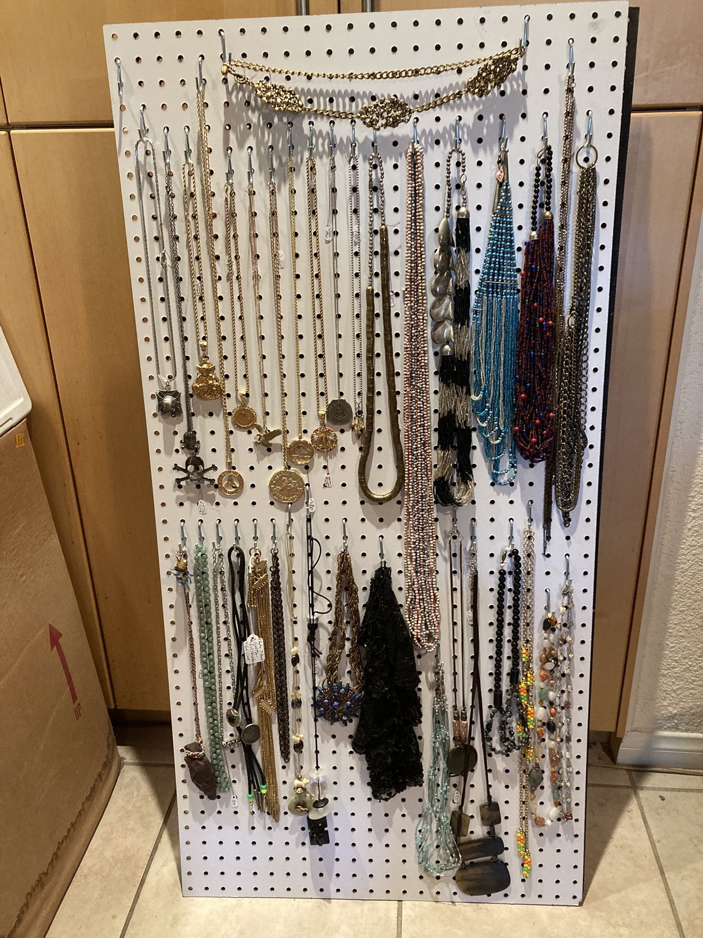 Collection of 35 Necklaces & 1 Belt / Jewelry