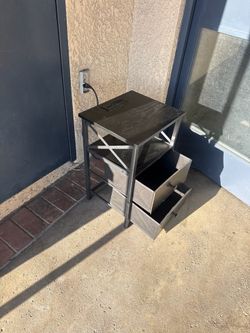 Black side table w/outlets and usb