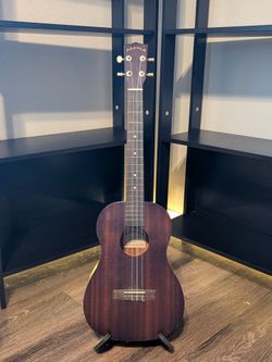 Baritone ukulele