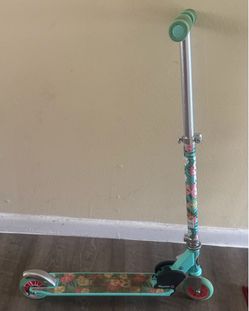 Colorful Razor scooter with floral design and adjustable