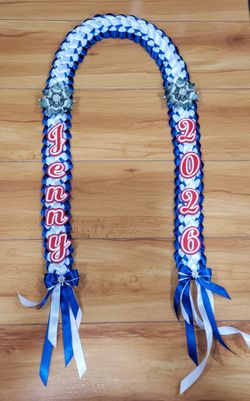 Graduation Lei & gilf box. Message me for price