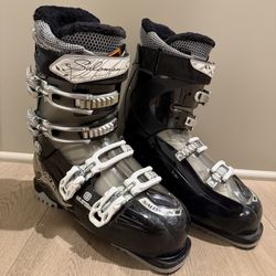 Womens Salomon Ski Boots (Size 10 / 10.5)