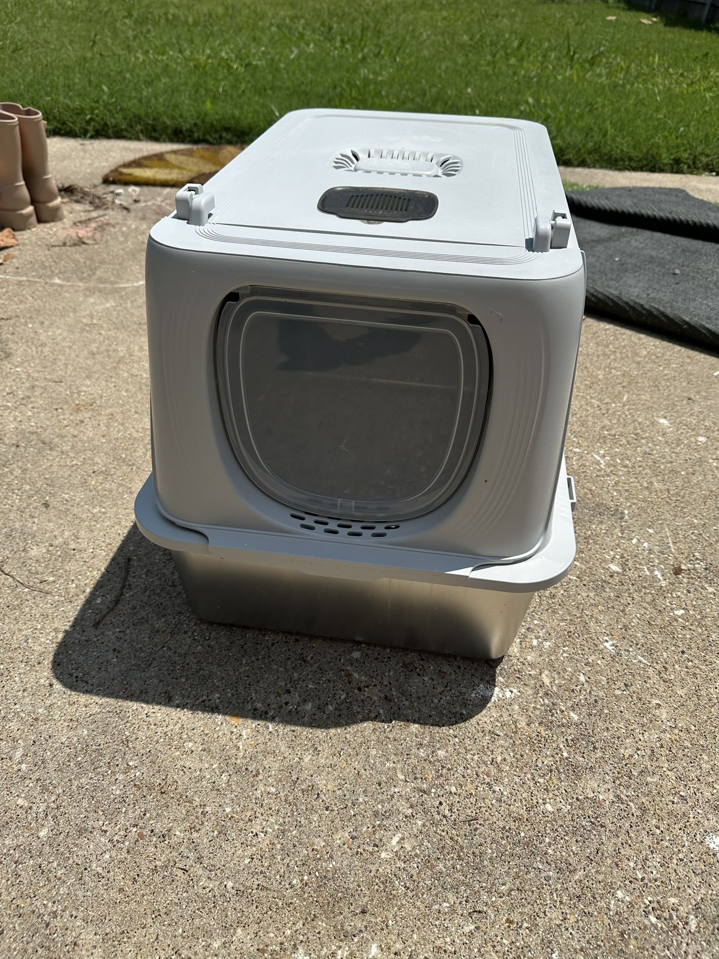 Cat Litter Box (Bought New, Barely Used)