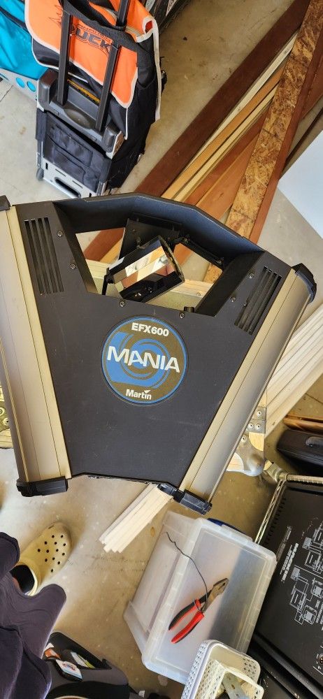 Martin Mania EFX 600 Barrel Effect 250W DJ Light