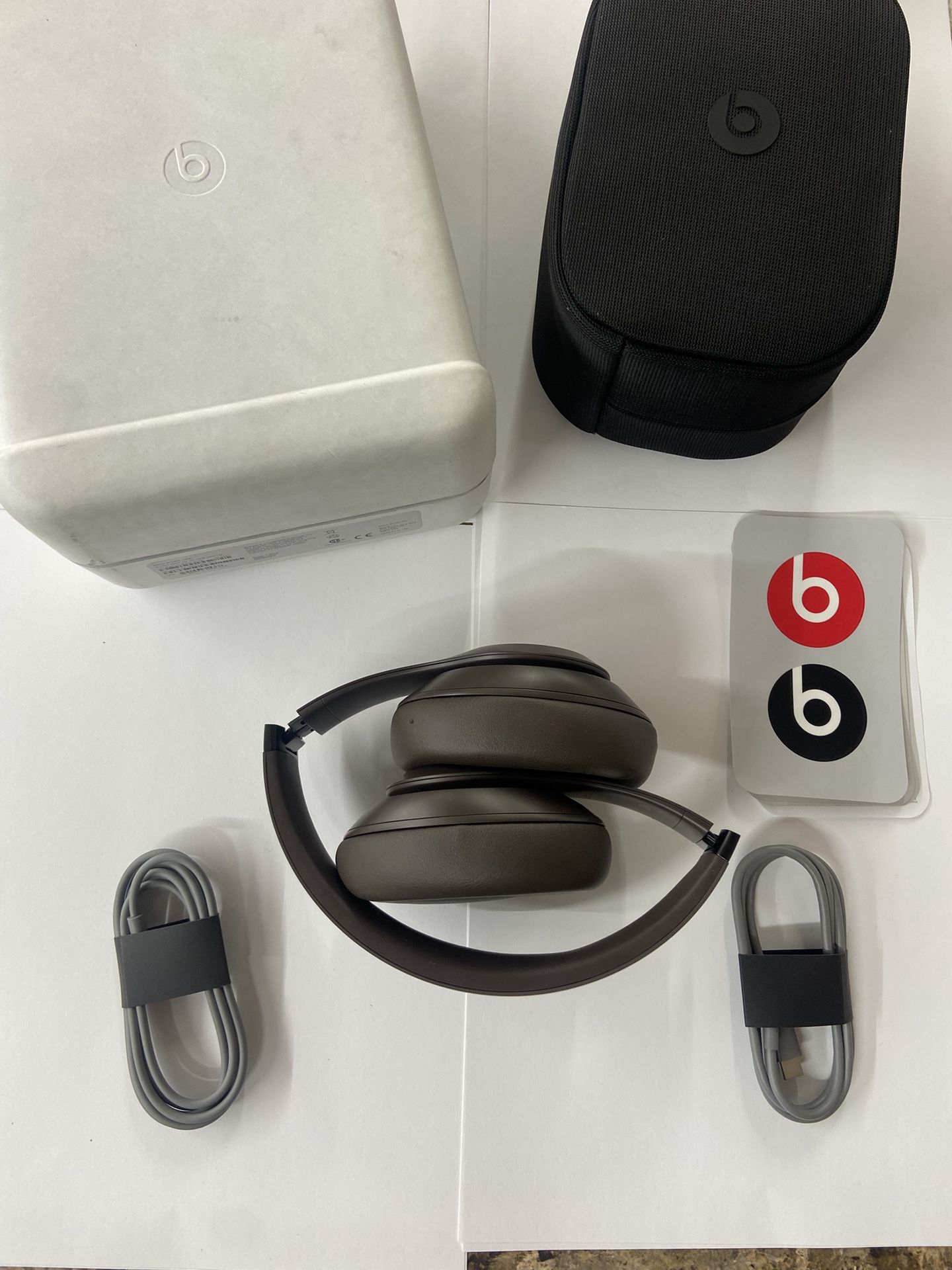 Beats - Studio Pro - Wireless Noise Cancelling Over-the-Ear Headphones - Deep Brown