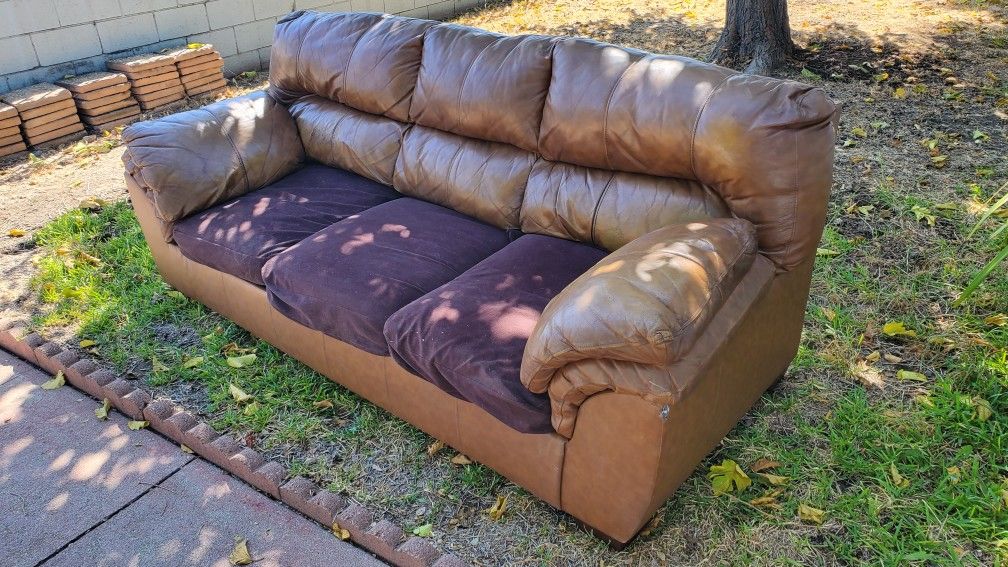 Free Sofas