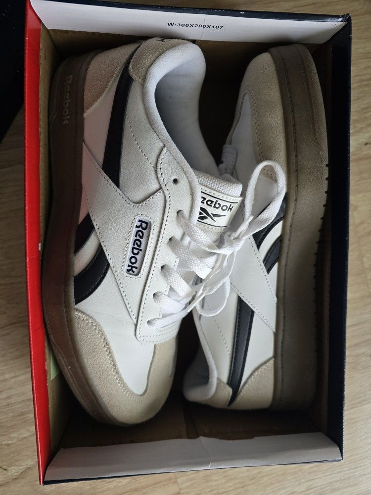Reebok (Samba Dupe)