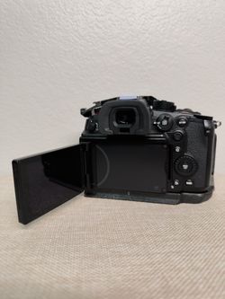 LUMIX GH6