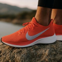 Nike Vaporfly 4% Flyknit bright red orange sz 6.5