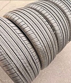 235 45 18 Michelin Tires Con 80% de Vida Las 4