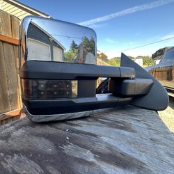 Chevy Silverado Tow Mirrors