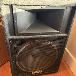2 Large Yamaha Speakers 