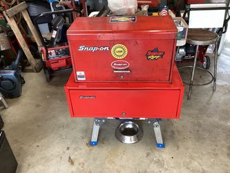 Two snap on toolbox’s. Top box 26”W X 14” H X 12” D . Bottom box 31” W X 15” H X 11 1/2”D. With keys.