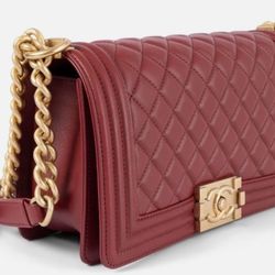 CHANEL burgundy quilted leather Shoulder Bag