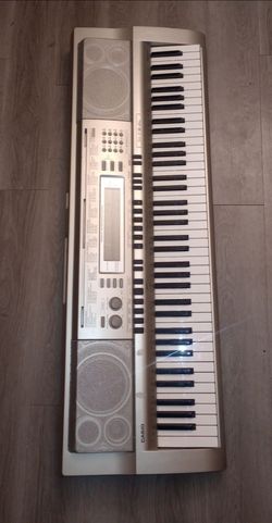 Casio WK-200 keyboard