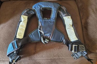 Automatic Inflatable Life Jacket with Harness & Leg Straps.