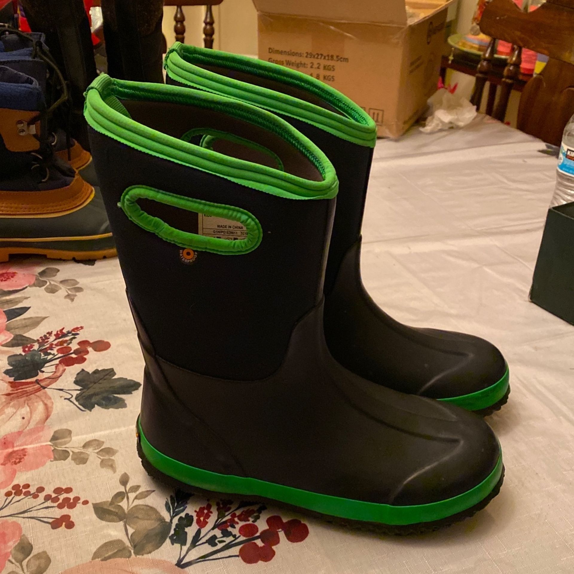 Kids Size 6 Snow Rain Boots Beautiful Conditions