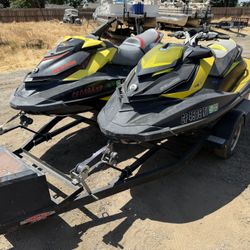 PAIR OF JET SKIS PAR DE MOTOS DE AGUA 