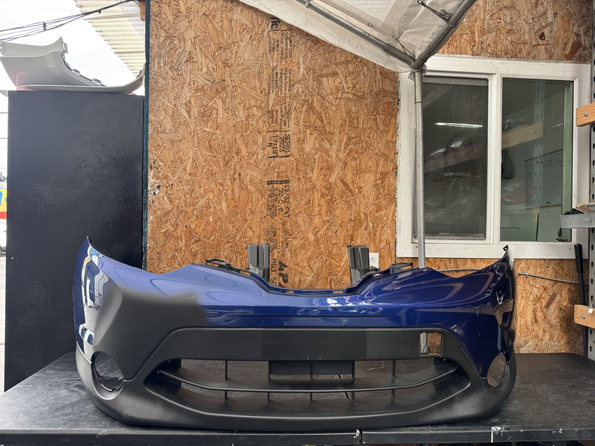 2017 2018 2019 NISSAN ROGUE SPORT FRONT BUMPER COVER OEM USED 