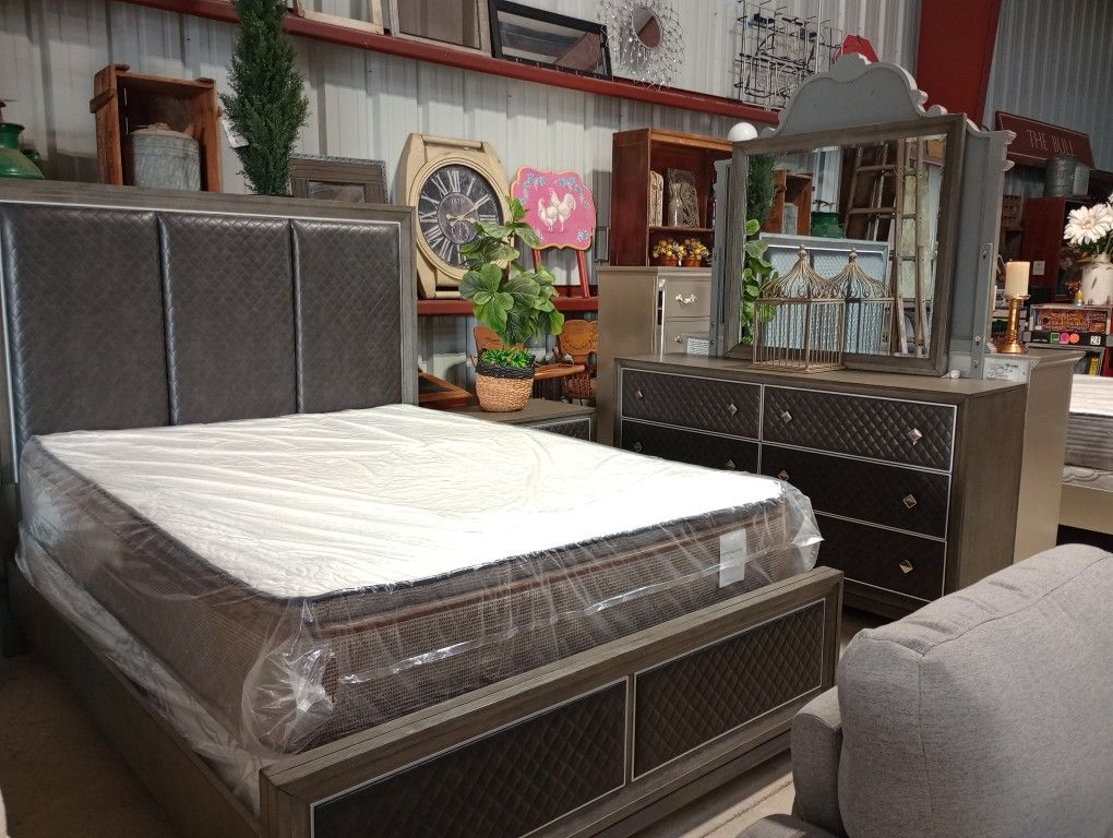 Gray Queen Bedroom Set