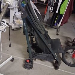 Uppababy G-LUXE Stroller. Like NEW