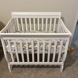Dream On Me Aden 4-in-1 Convertible Mini Crib – White