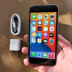 iPhone 6s - UNLOCKED - Like New 