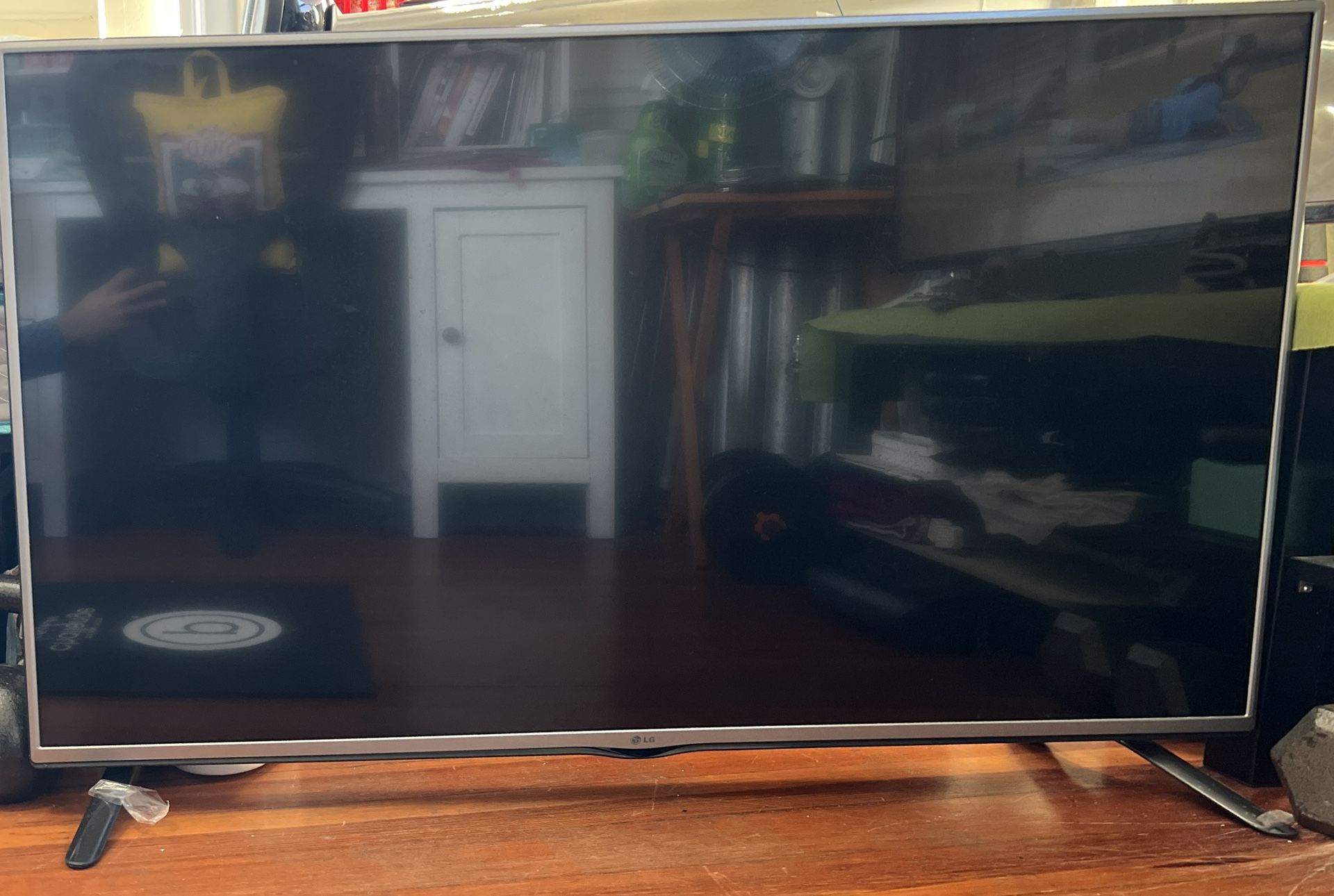 LG 49” TV